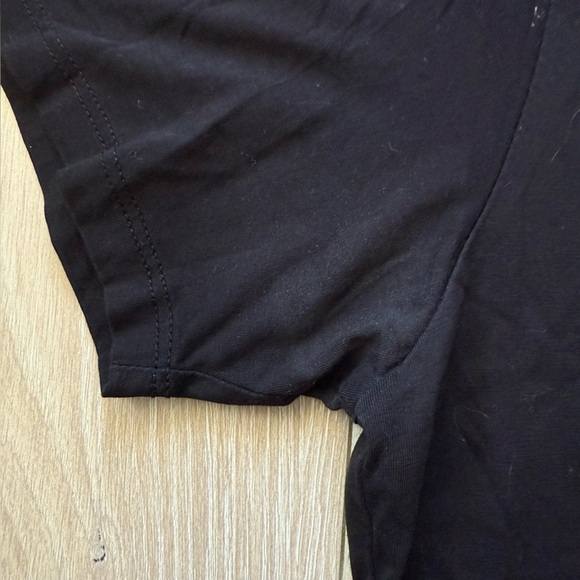 GUESS Logo Embroidered Women’s Classic Black Tee Size Small - Picture 3 of 8